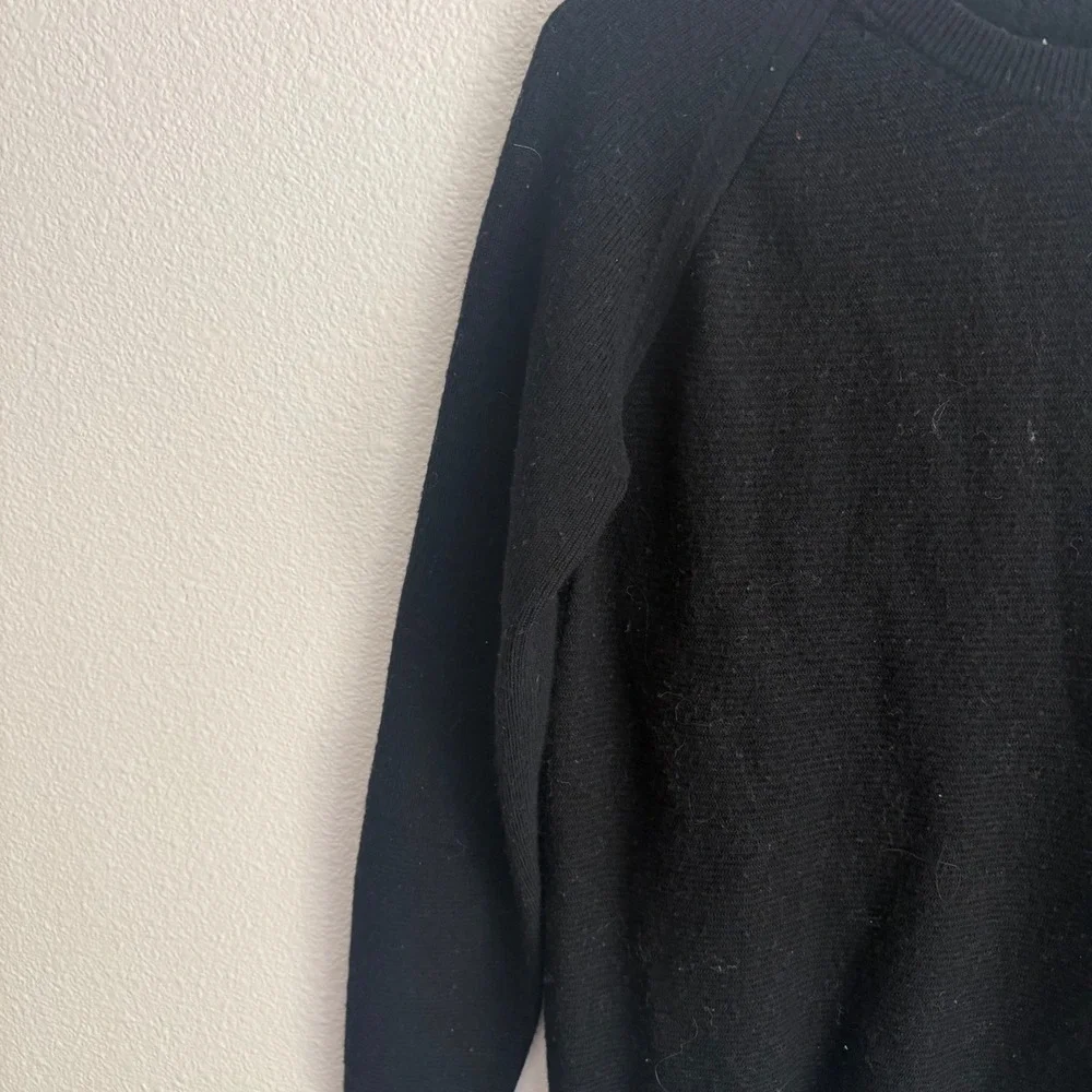 Lululemon Black Long Sleeve Knit Raglan Crewneck Sweater with Back Detail - Picture 5 of 8